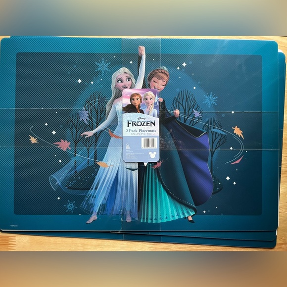 6 Frozen Themed Placemats - Picture 3 of 3